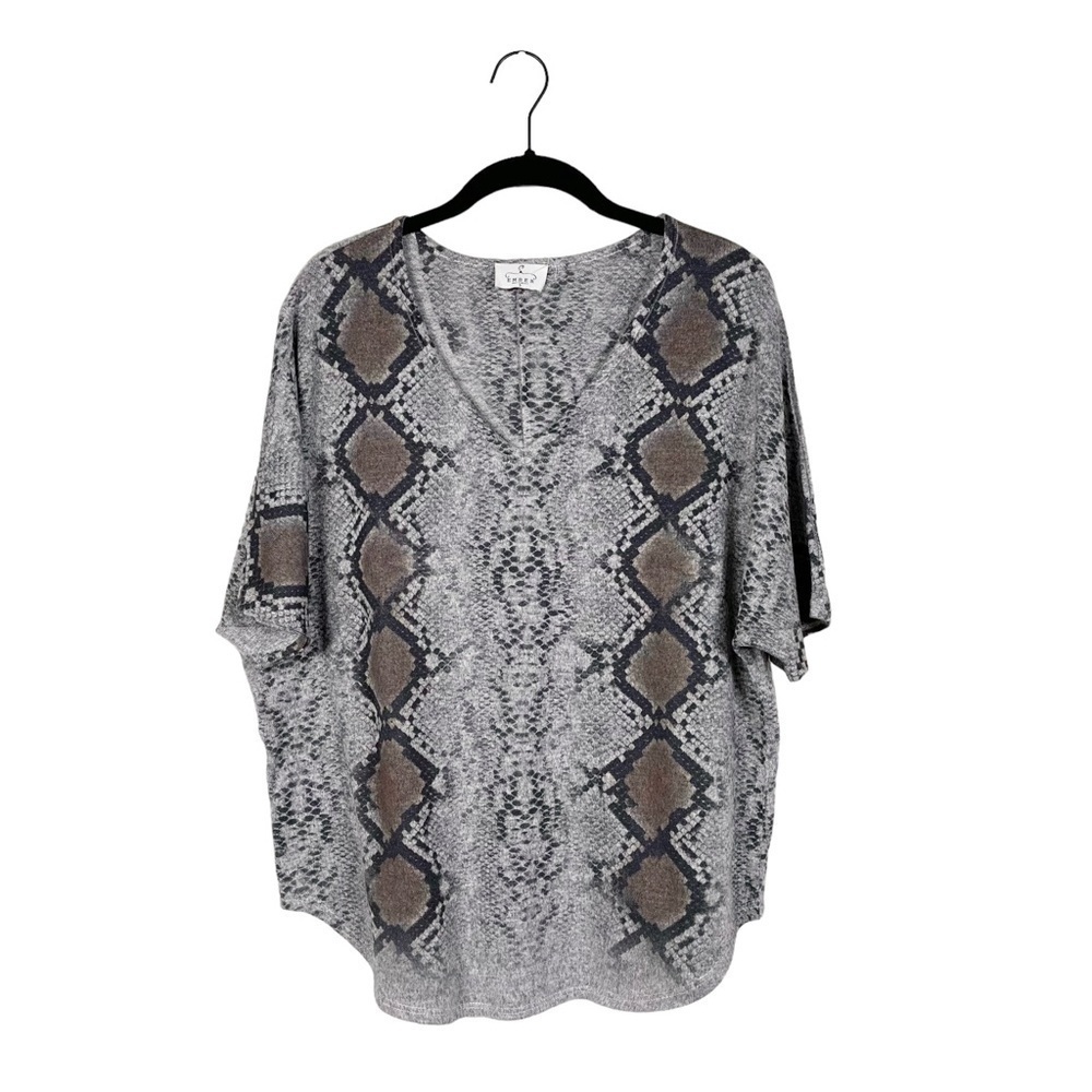 Ember Snakeskin Print V-Neck Short Dolman Sleeve Women's Knit Top Size S